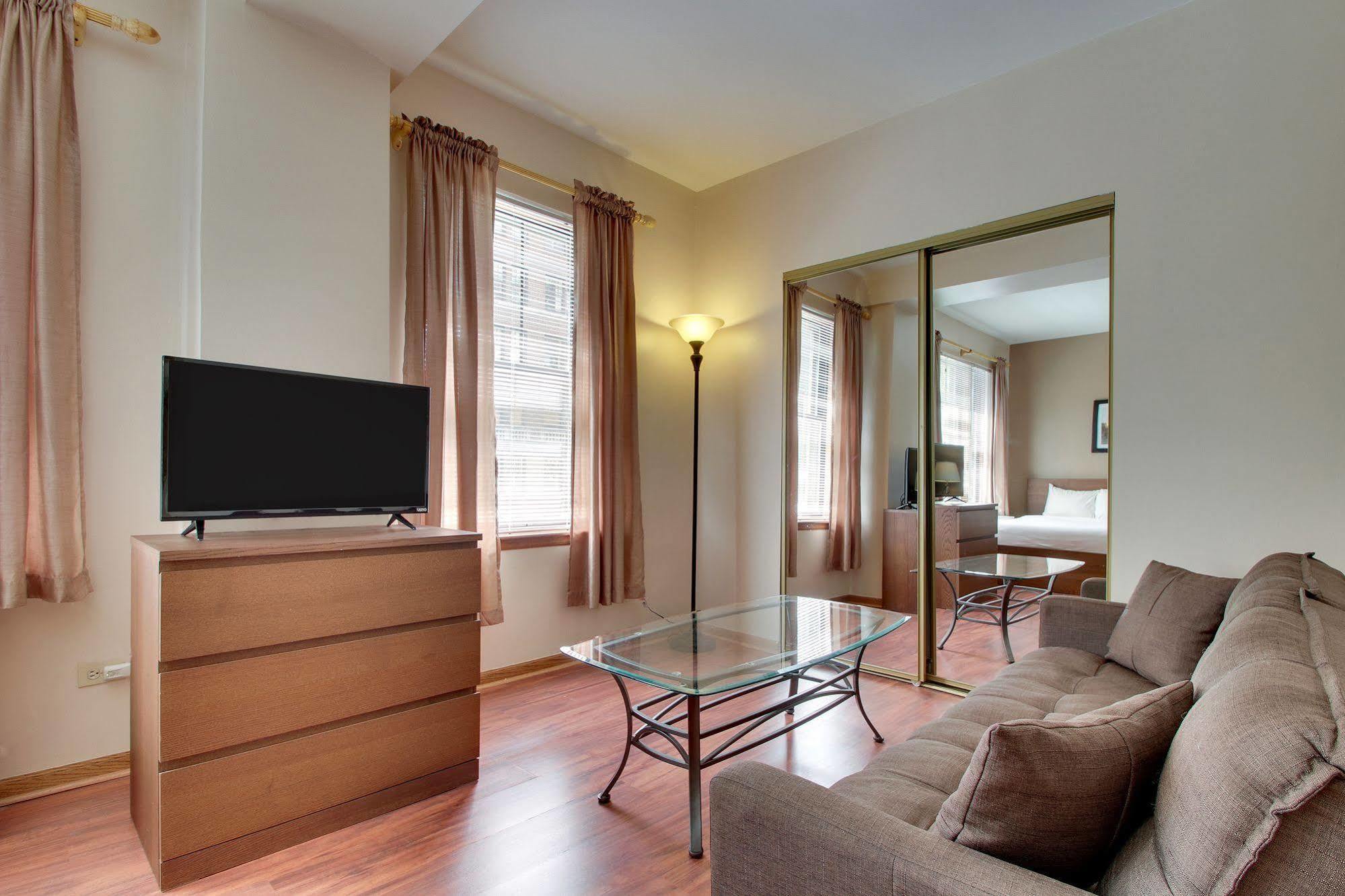 Dewitt Hotel And Suites シカゴ エクステリア 写真